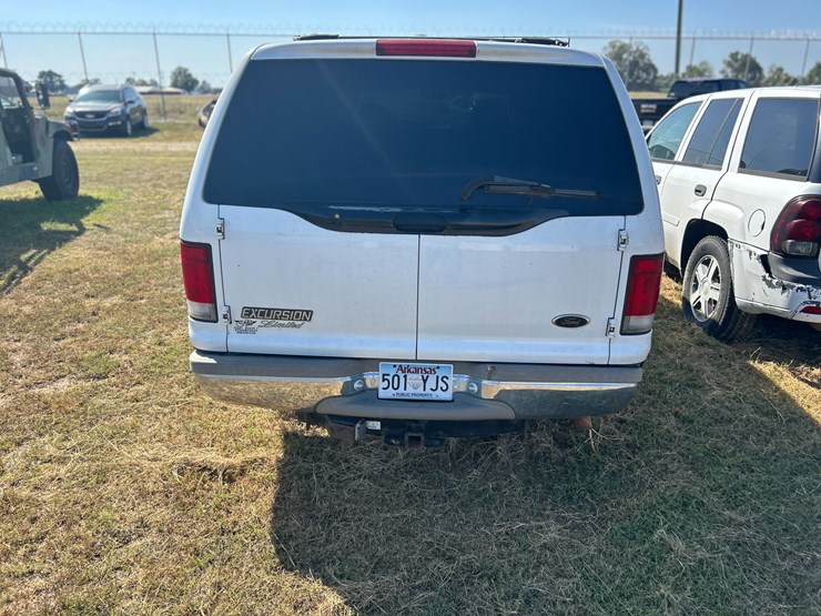 2000-ford-excursion-image-25