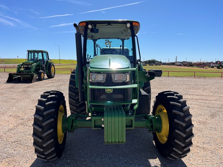 2020-john-deere-5100e-image-2