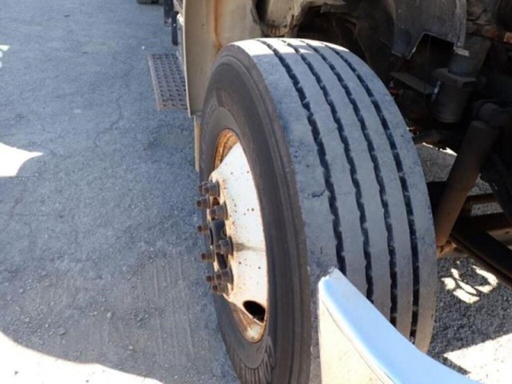 2013-ford-f750-image-34