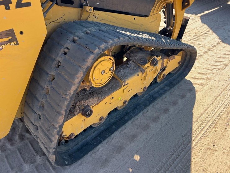 2020-caterpillar-239d3-image-18