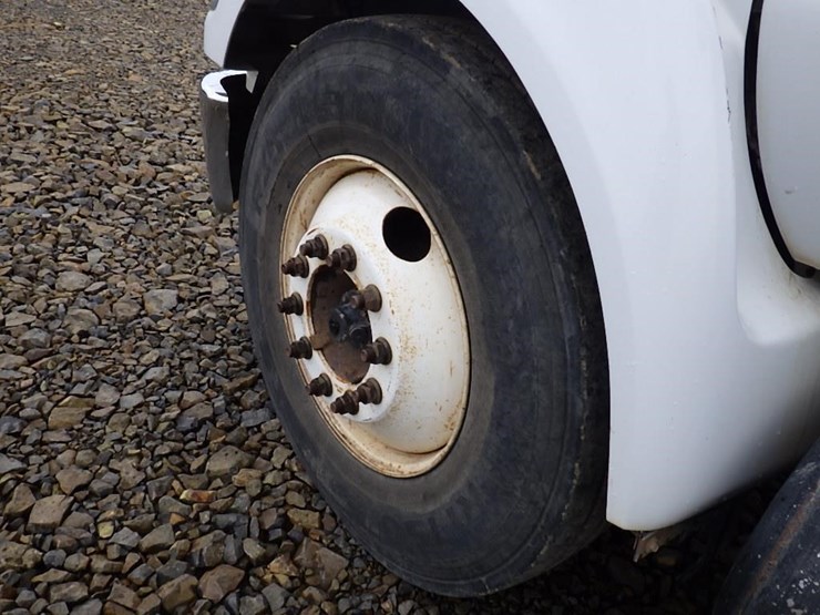 2011-ford-f650-image-14