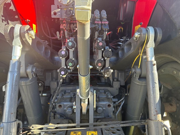 2021-massey-ferguson-7720s-dyna-6-tractor-image-49