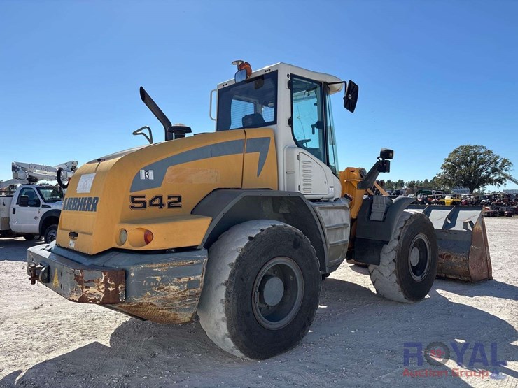 2015-liebherr-l542-image-3