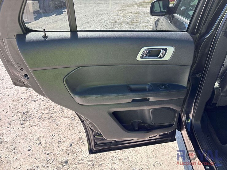 2014-ford-explorer-limited-image-22