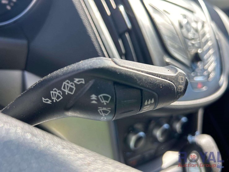 2015-ford-escape-se-image-15