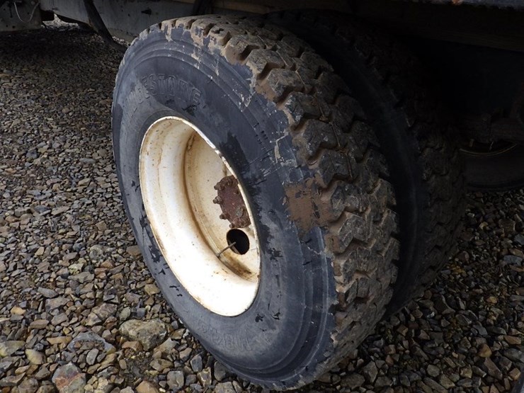 2011-ford-f650-image-13