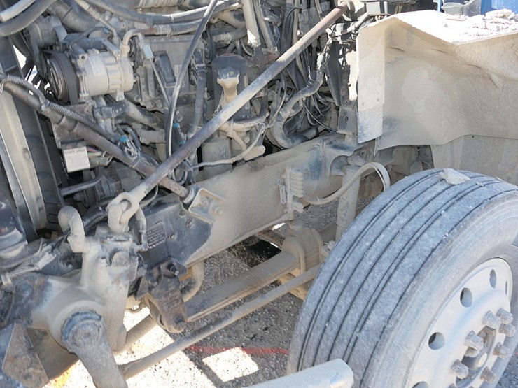 2004-mack-ch613-image-22