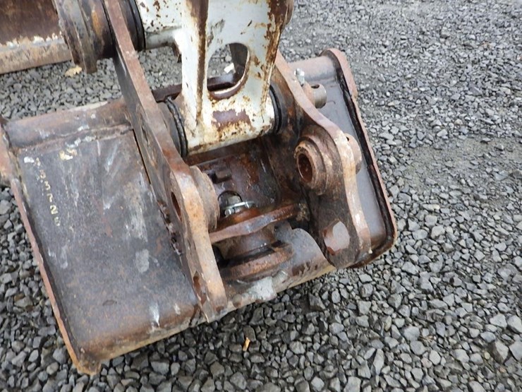 takeuchi-tb230-image-9