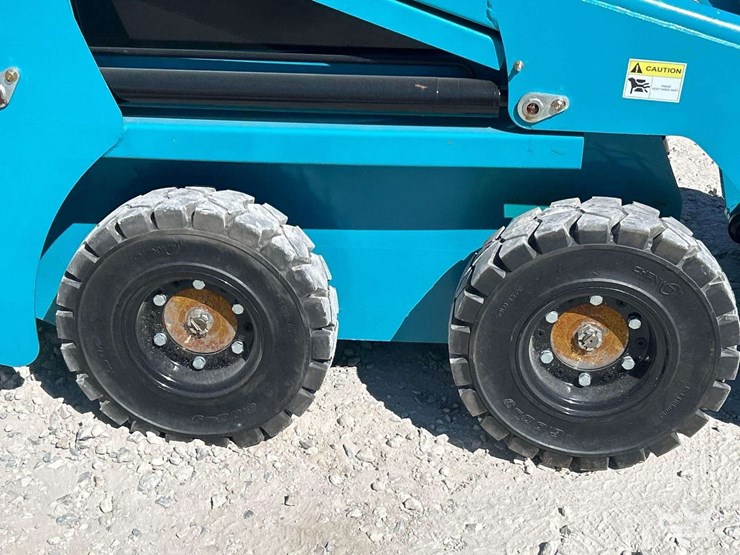 2025-newrick-jc25-mini-wheel-loader-skid-steer-image-16