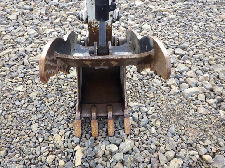 takeuchi-tb260-image-11