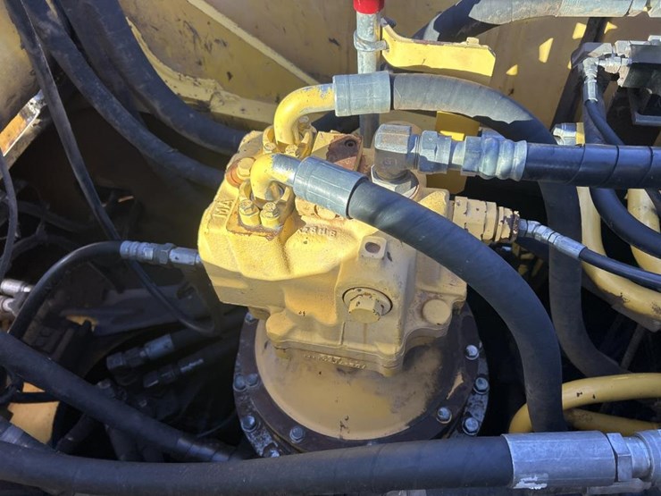 komatsu-pc360-lc-image-43