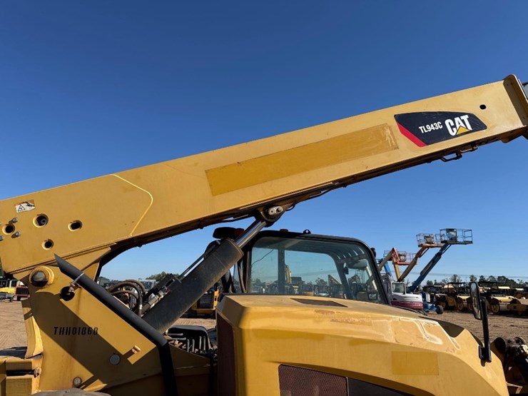 2015-caterpillar-tl943c-image-14