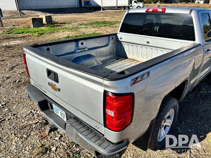 2015-chevrolet-silverado-image-35