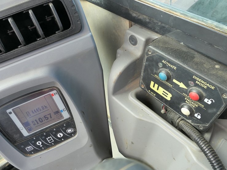 2017-kubota-kx080-image-37