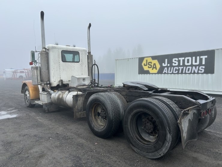 1992-peterbilt-379-image-3