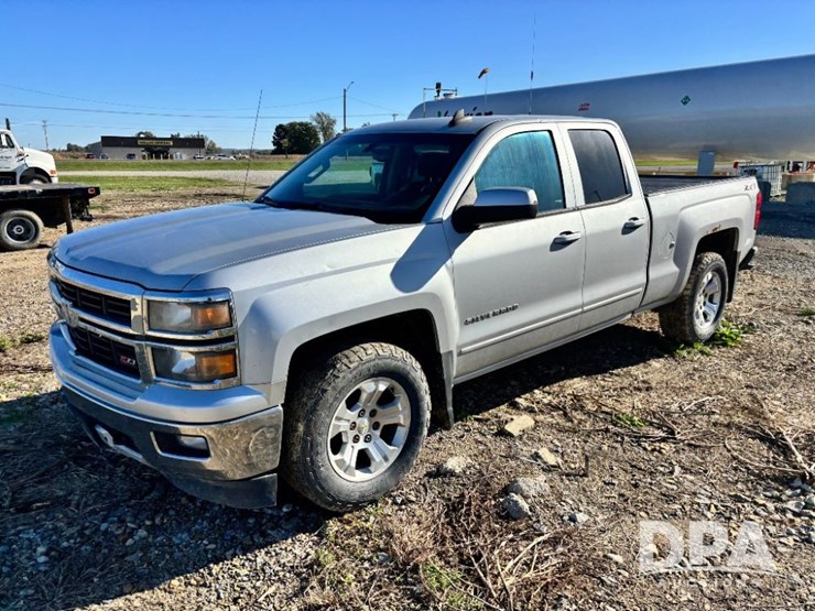 2015-chevrolet-silverado-image-13
