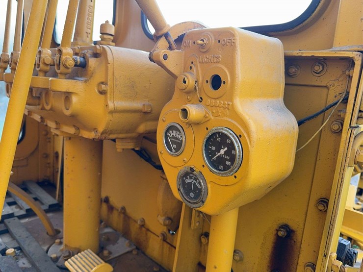 1937-caterpillar-no.-212-motor-grader-image-71