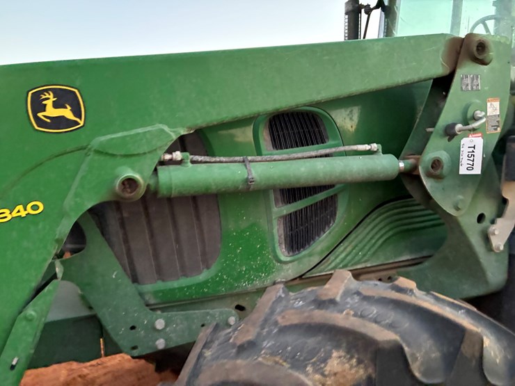 2013-john-deere-7130-image-12