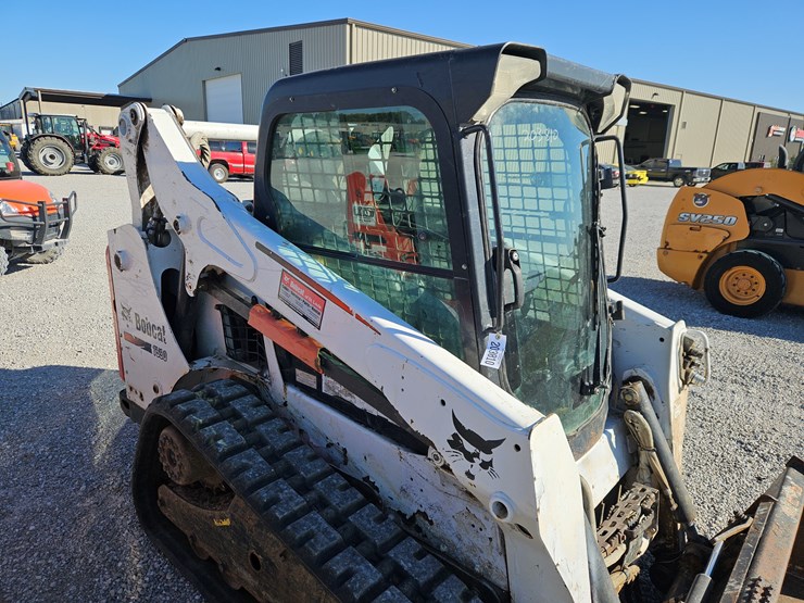 2013-bobcat-t590-image-23