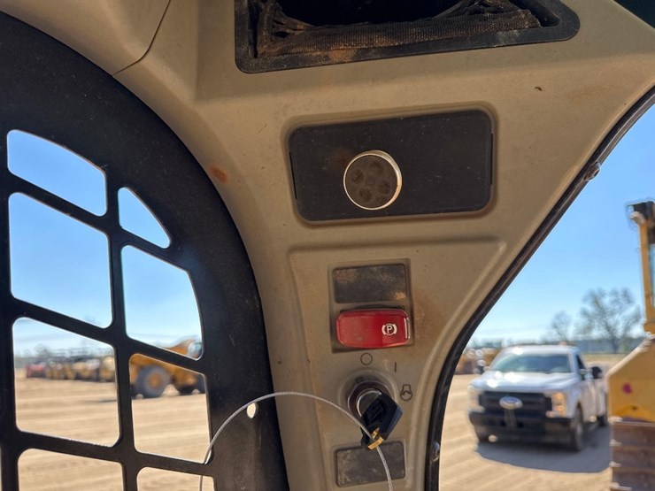 2021-caterpillar-289d3-image-29