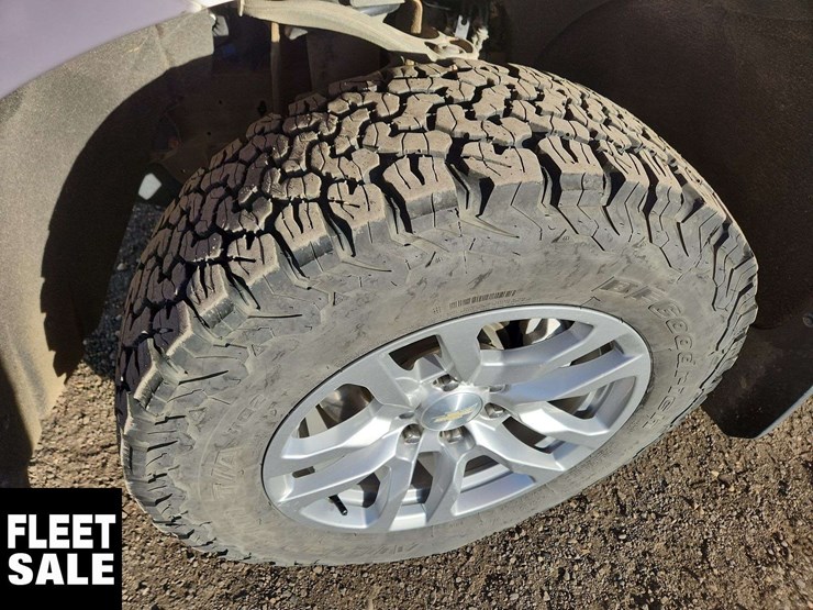 2019-chevrolet-silverado-1500-image-30