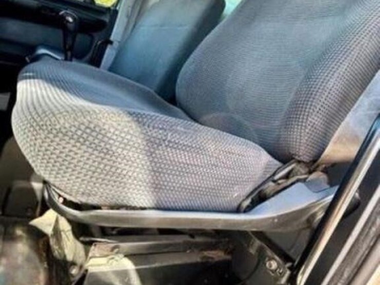 2010-hino-258-image-59