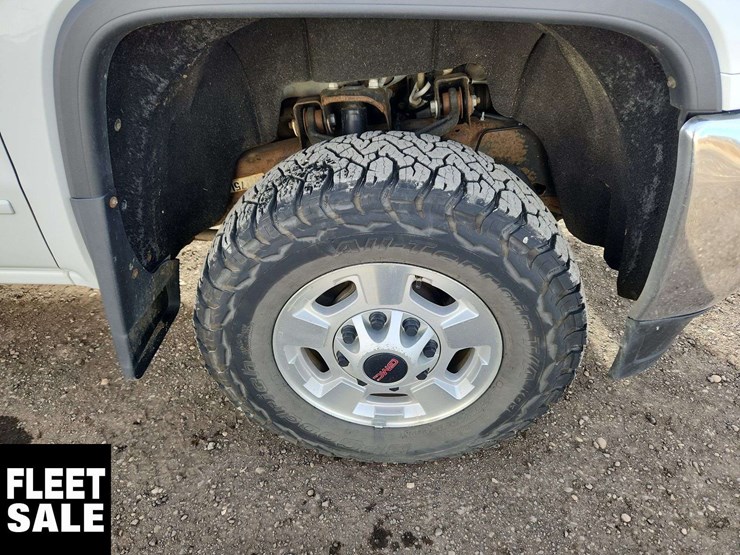 2018-gmc-sierra-2500hd-image-36