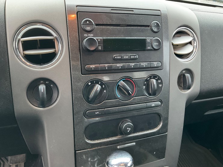 2004-ford-f150-image-18