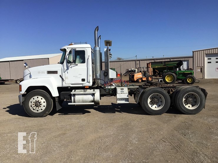 1996-mack-ch613-image-4