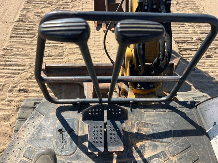 2012-caterpillar-303.5d-cr-image-31