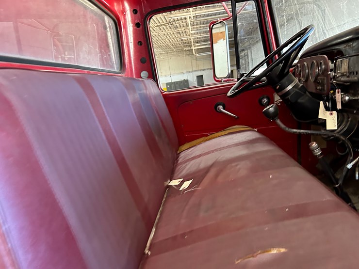 #22556-•-howe-load-star-1800-s/a-daycab-fire-truck-d0532ghb25589-image-53