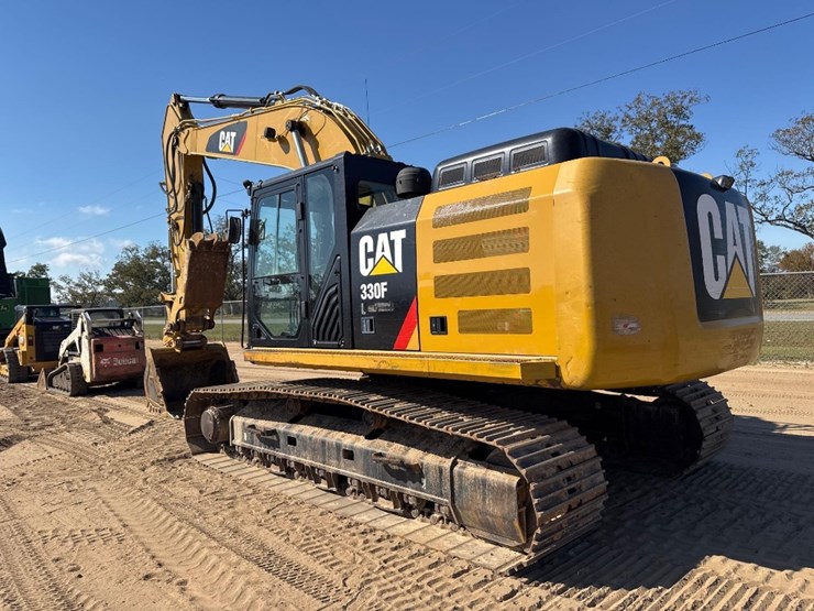 2019-caterpillar-330-image-2
