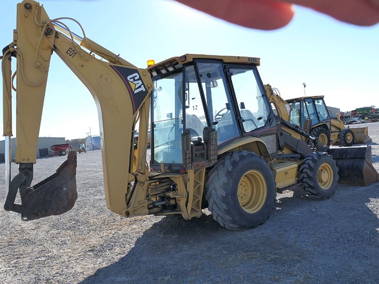 caterpillar-426b-image-3