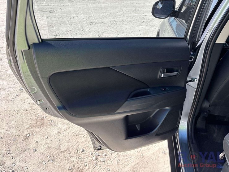 2016-mitsubishi-outlander-image-22