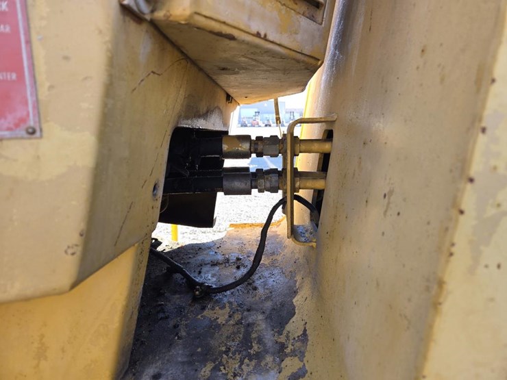 1980-caterpillar-930-image-22