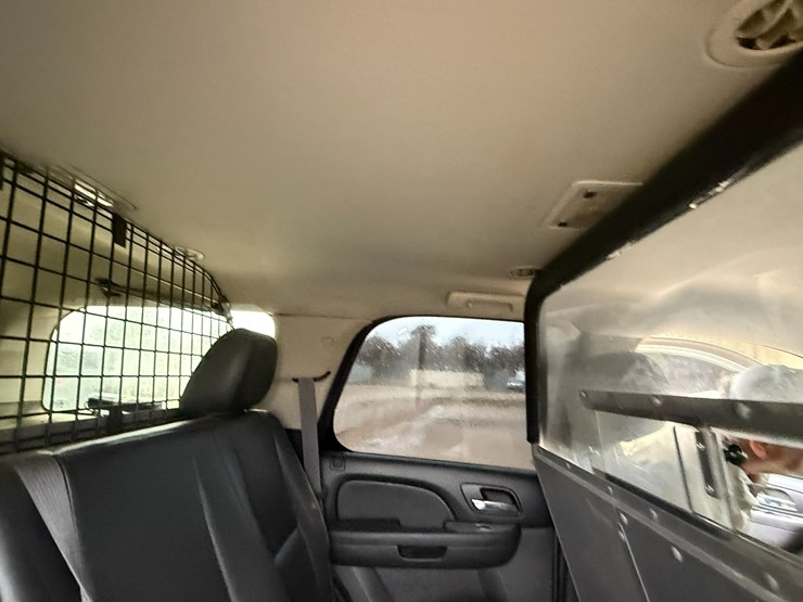 2014-chevrolet-tahoe-image-31