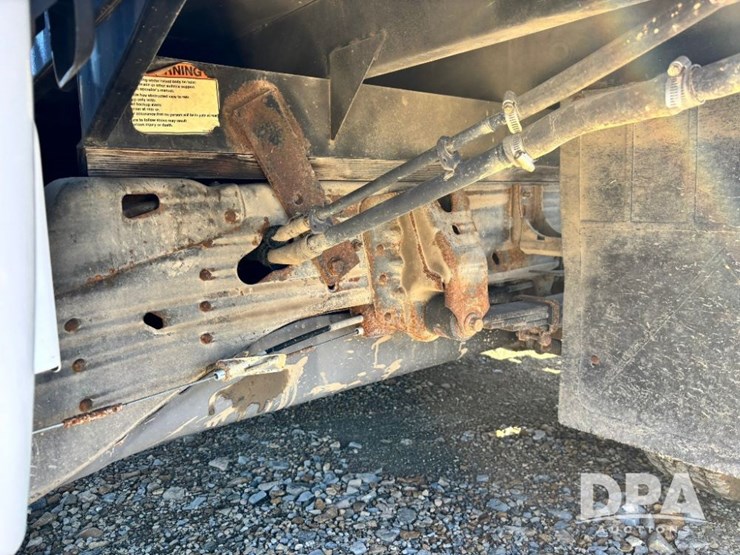 2013-chevrolet-3500hd-image-25