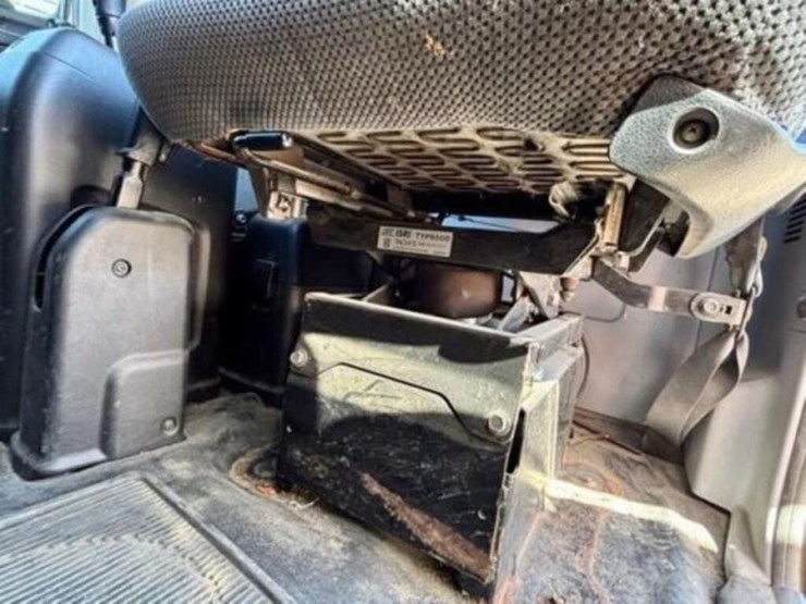 2010-hino-258-image-72