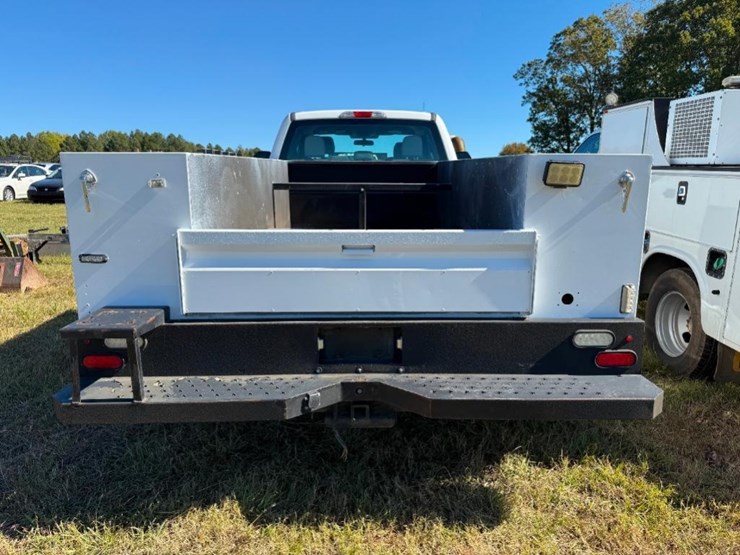 2017-ford-f350-xl-image-9