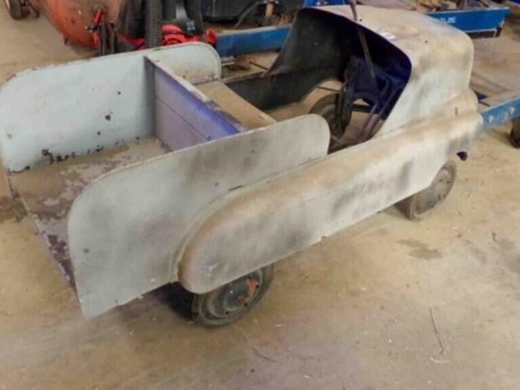 metal-pedal-car-image-2