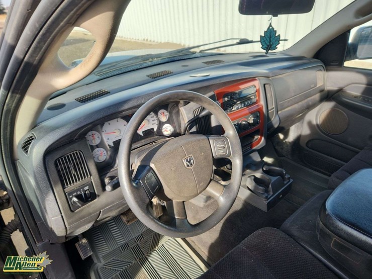 2004-dodge-ram-3500-image-12