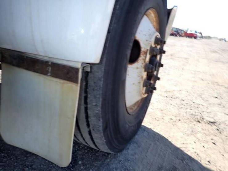 2013-ford-f750-image-31