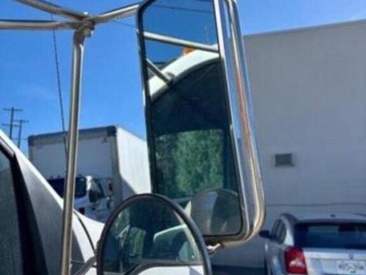 2013-ford-f750-xl-image-18