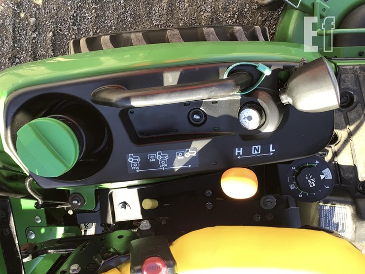 2018-john-deere-1025r-image-19