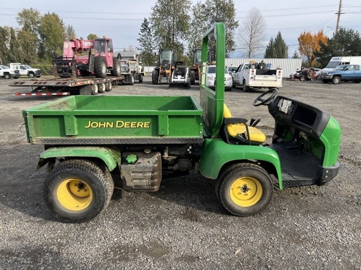 2019-john-deere-gator-image-3