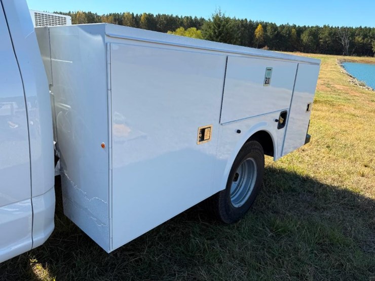 2017-ford-f350-xl-image-12