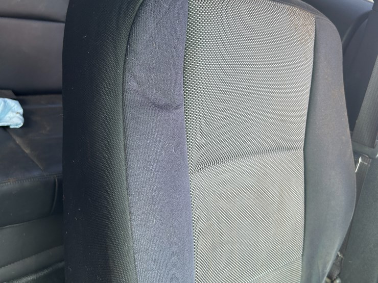 2013-ford-explorer-image-47