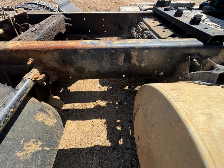 #22534-•-2014-freightliner-prostar-lf-687-t/a-daycab-truck-tractor-vin:-1hsdjsnr4eh099715-image-19