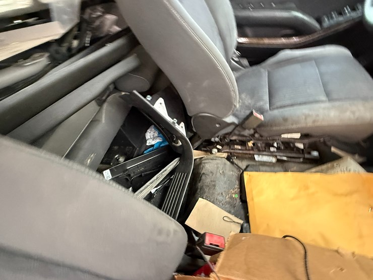 2015-chevrolet-tahoe-image-36