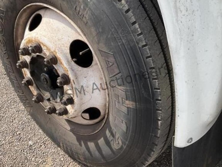 international-4700-image-9